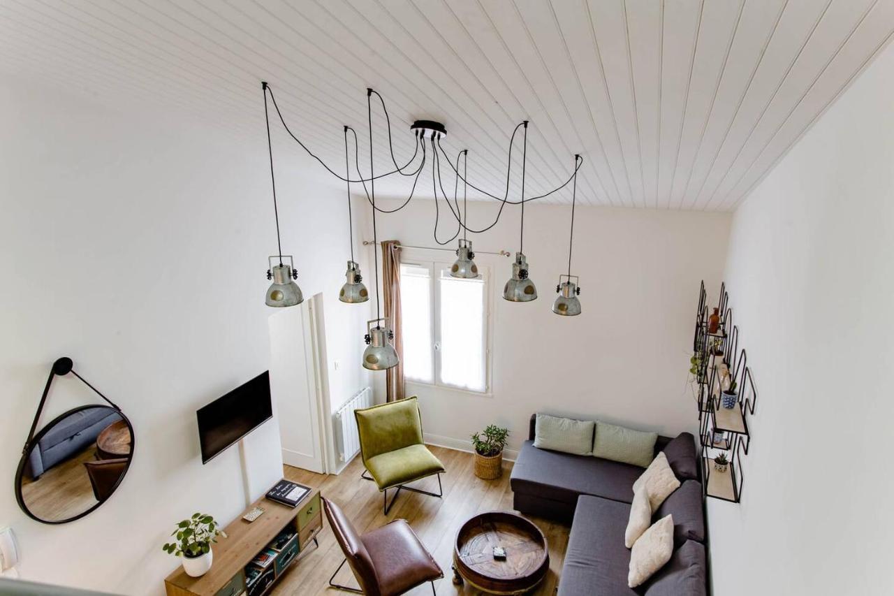 Superbe Duplex De 70M2 Avec 2 Chambres En Hyper Centre Au Calme Sur Cour Classe 3 Etoiles Avec Parking En Option La Rochelle  Exterior photo